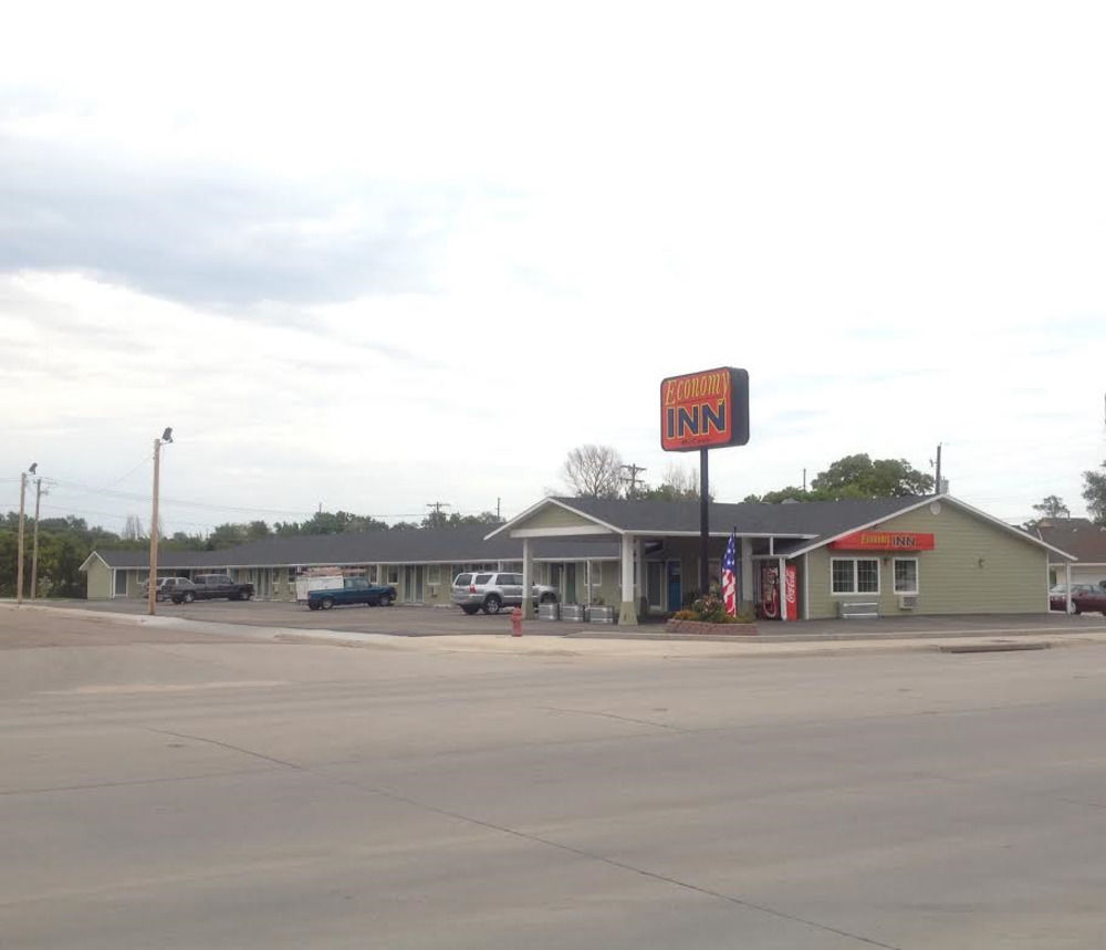 Economy Inn Mccook Exterior foto